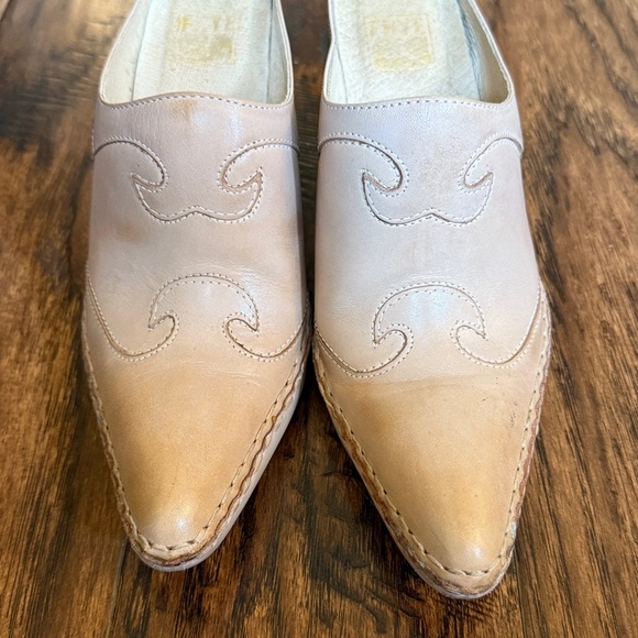 Frey Women's Phoenix Cream Mules, size 6.5 - Picture 2 of 9